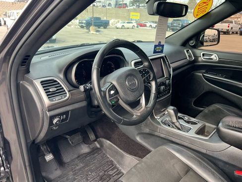 Used 2018 Jeep Grand Cherokee Altitude image 17