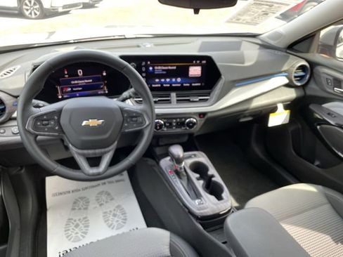 Used 2025 Chevrolet Trax LT w/ Driver Confidence Package FWD image 22