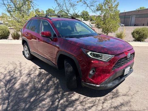 Used 2019 Toyota RAV4 XLE w/ Convenience Package AWD/4WD image 3