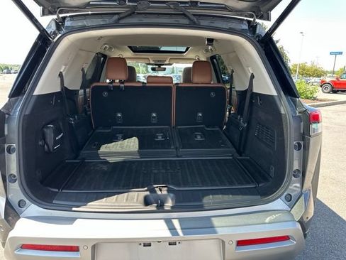 Certified 2024 Nissan Pathfinder Platinum w/ Black Appearance Package AWD/4WD image 23