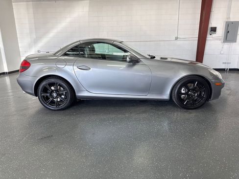 Used 2009 Mercedes-Benz SLK 350 image 3