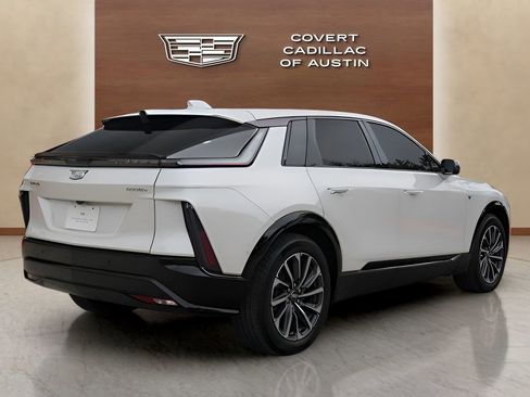 Certified 2024 Cadillac Lyriq Sport AWD/4WD image 4