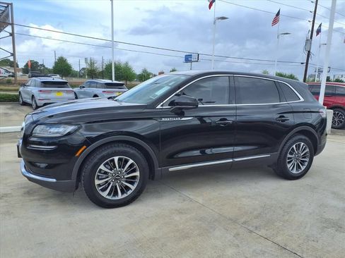 Certified 2023 Lincoln Nautilus FWD w/ Premium Package image 3