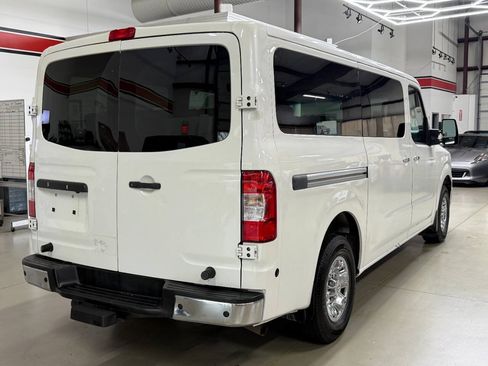 Used 2016 Nissan NV 3500 SL RWD image 2