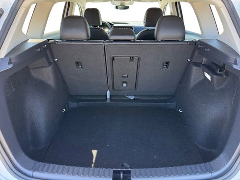 Used 2024 Volkswagen Taos SE image 17