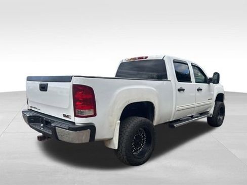 Used 2014 GMC Sierra 2500 SLE w/ SLE Preferred Package AWD/4WD image 2