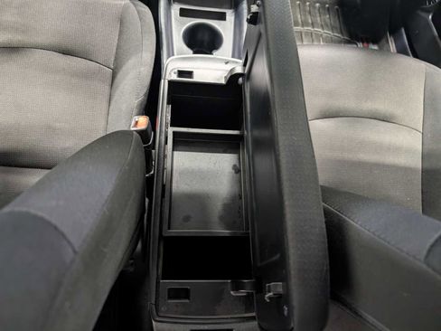 Used 2021 Toyota Prius L Eco w/ Carpet Mat Package (TMS) image 20