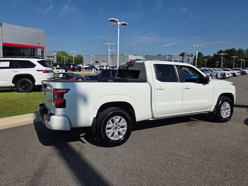 Used 2024 Nissan Frontier SV w/ Technology Package AWD/4WD image 12