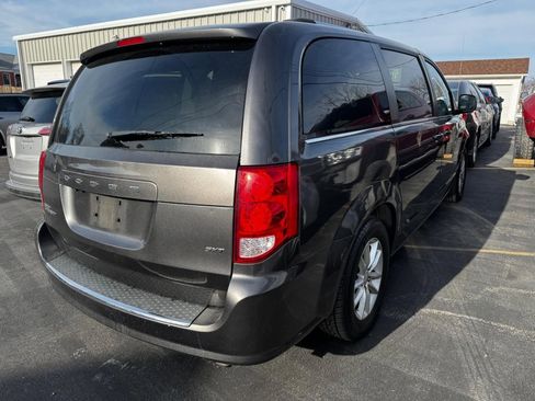 Used 2020 Dodge Grand Caravan SXT image 4
