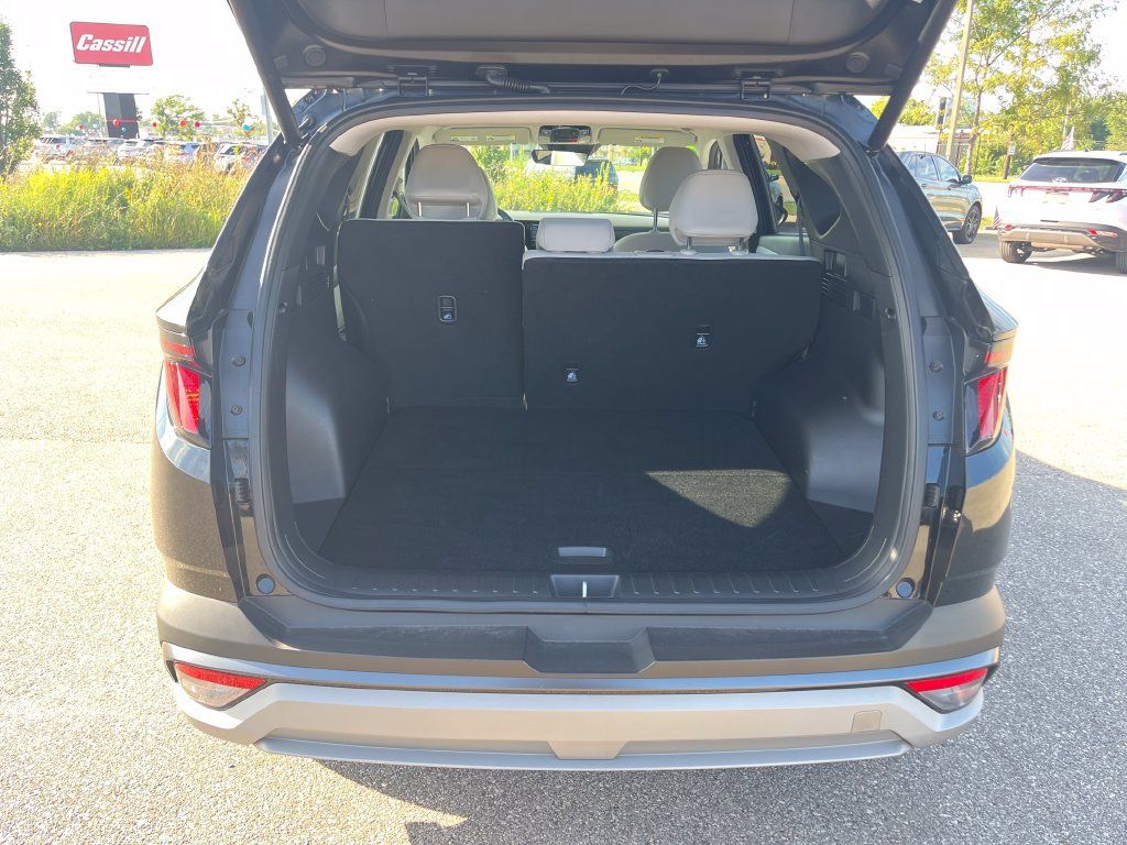 Used 2025 Hyundai Tucson SEL FWD image 28