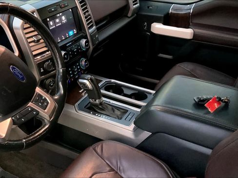 Used 2017 Ford F150 Platinum w/ Equipment Group 701A Luxury image 16