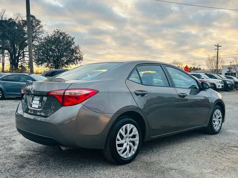 Used 2018 Toyota Corolla LE image 6
