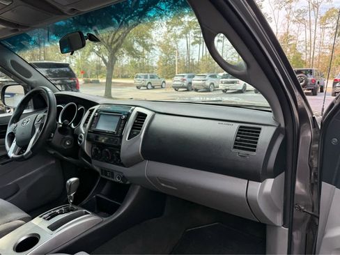 Used 2015 Toyota Tacoma 4x4 Double Cab image 14