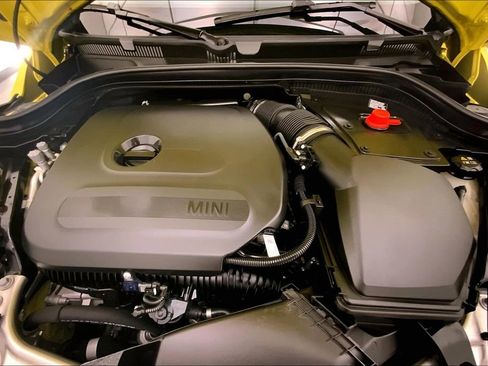 Certified 2025 MINI Cooper S image 9