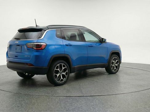Used 2025 Jeep Compass Limited image 9