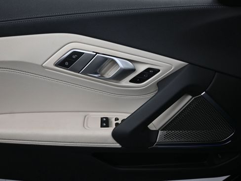 Used 2023 BMW Z4 M40i w/ Premium Package image 15