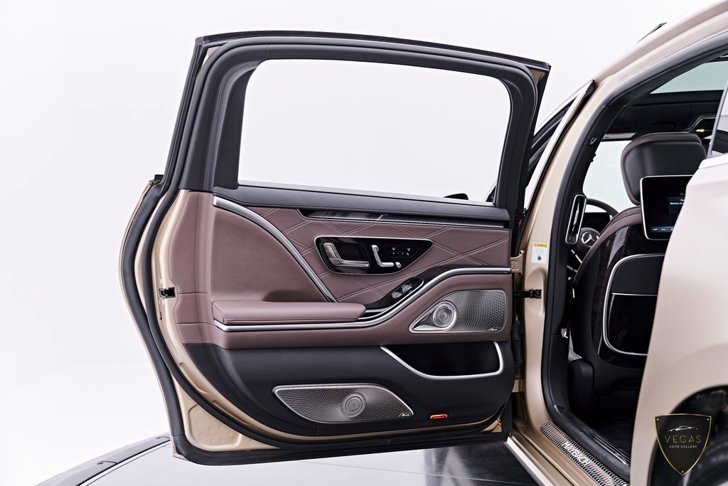 Used 2024 Mercedes-Benz Maybach S 680 4MATIC image 36