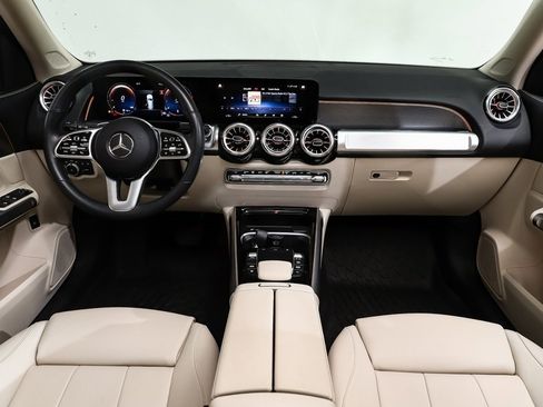 Certified 2022 Mercedes-Benz GLB 250 4MATIC image 7