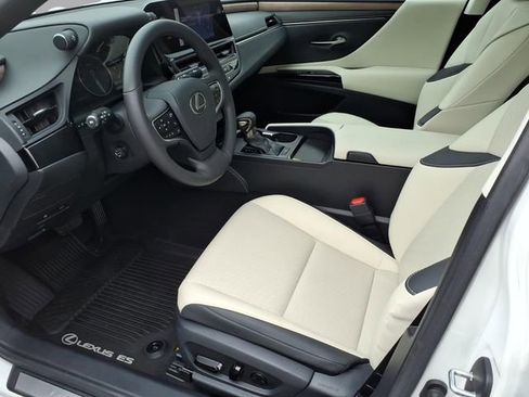 Certified 2023 Lexus ES 350 w/ Premium Package image 16