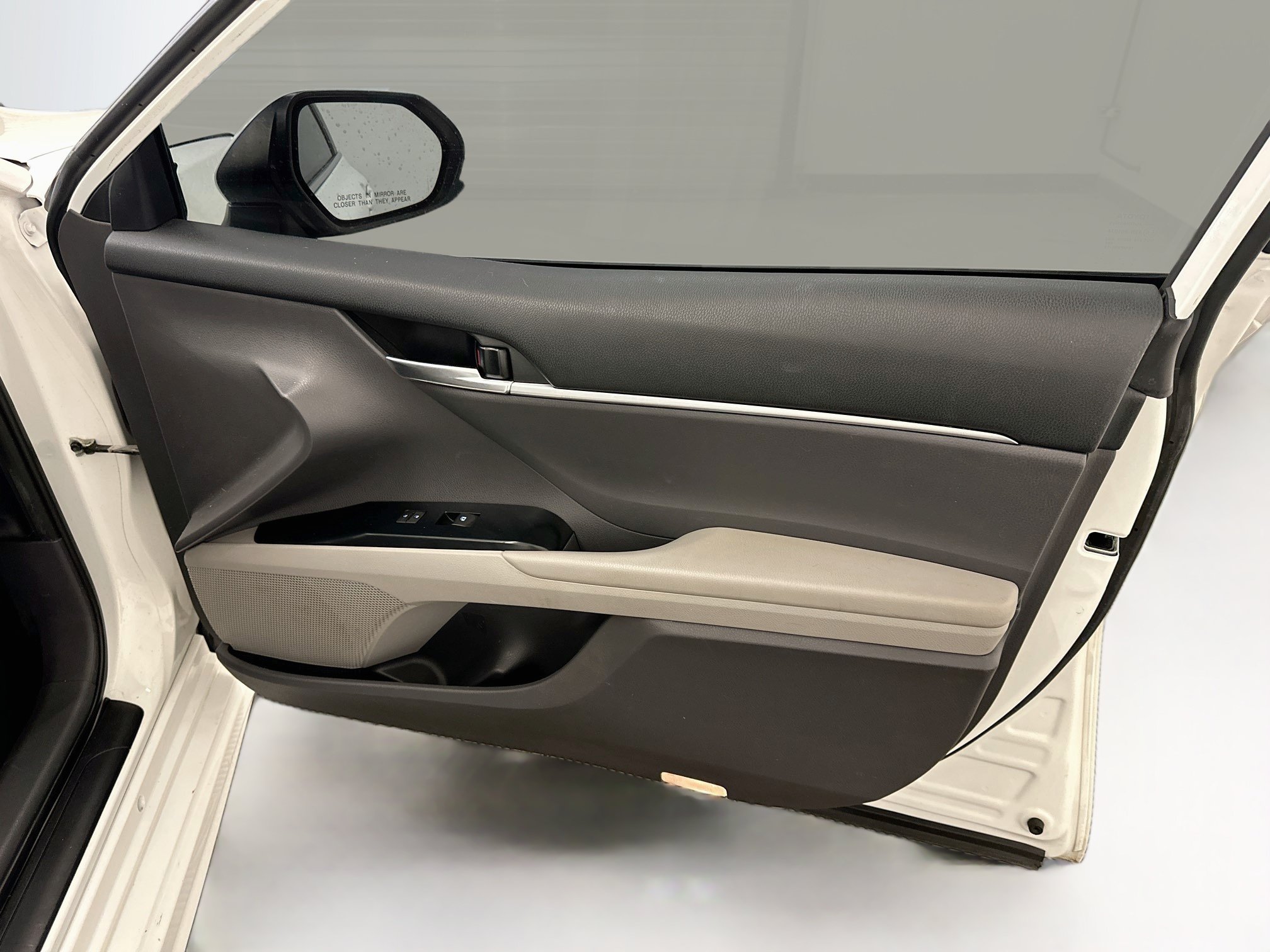 Used 2019 Toyota Camry SE w/ Carpet Mat Package FWD image 33