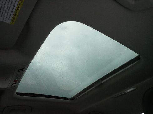 Certified 2024 Volkswagen Jetta SEL image 34