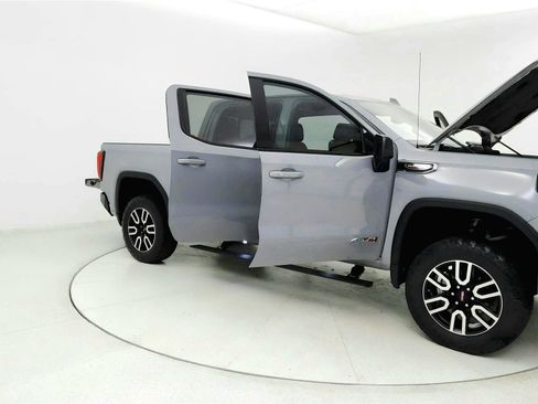 Used 2024 GMC Sierra 1500 AT4 w/ Technology Package AWD/4WD image 12