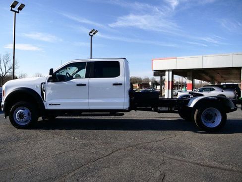 Used 2024 Ford F550 XL DRW 4X4 / V8 Diesel / Paylo image 11