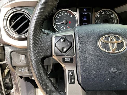 Used 2020 Toyota Tacoma SR5 image 10