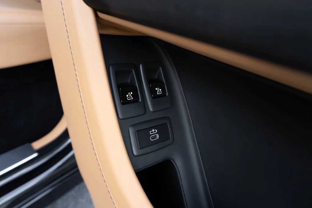 Used 2026 Rolls-Royce Cullinan w/ Cullinan Package AWD/4WD image 71