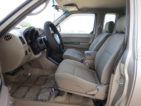 Used 2004 Nissan Frontier XE w/ (VTP) Value Truck Pkg image 25