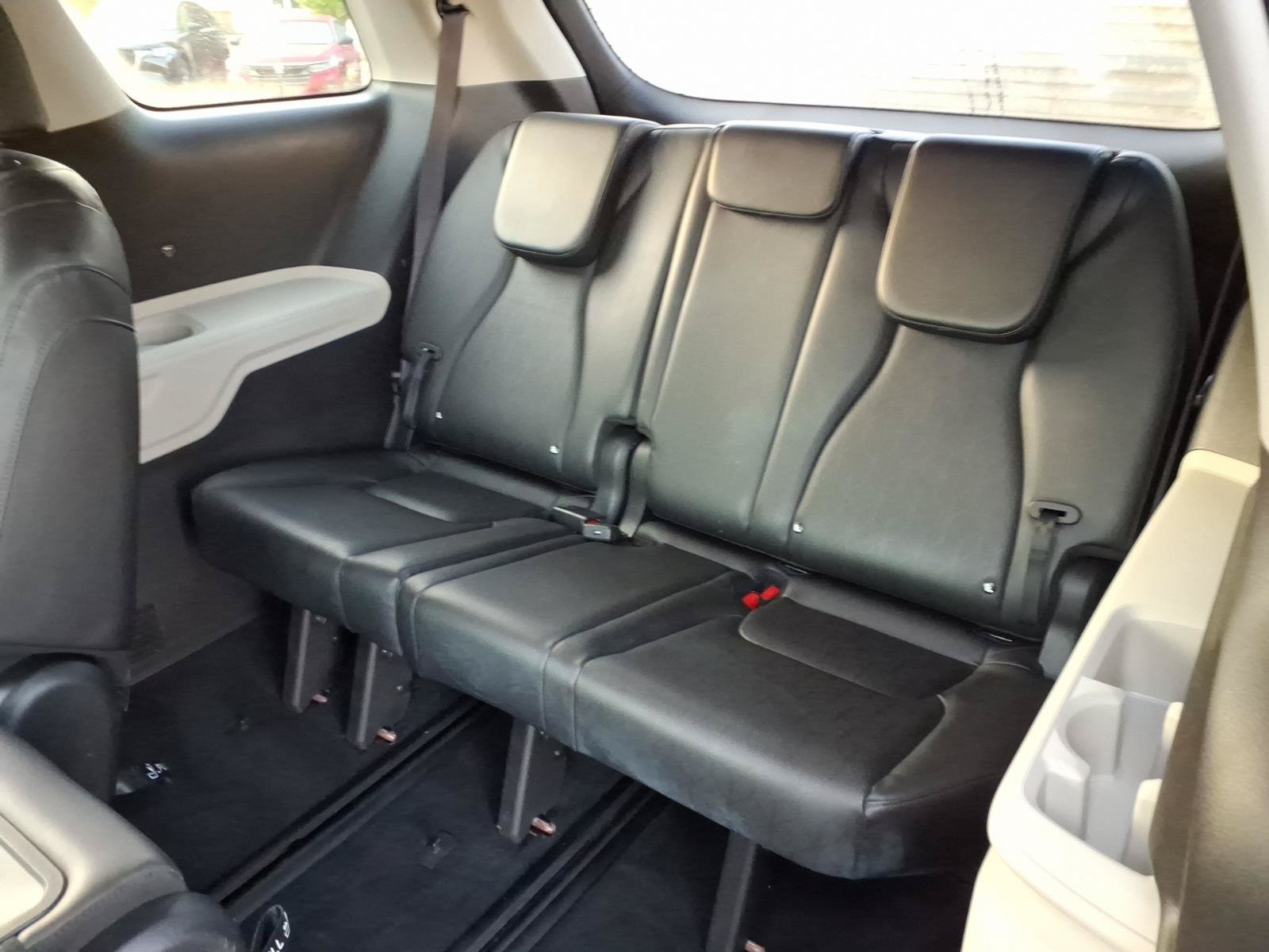 Used 2024 Kia Carnival LX FWD image 7