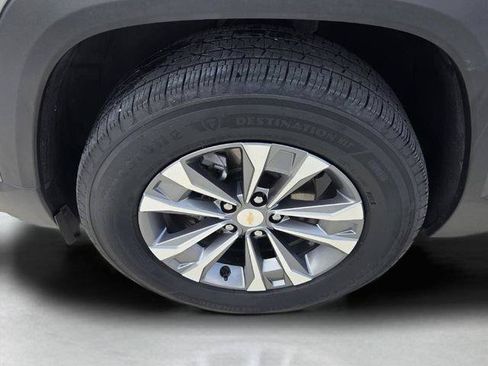 Used 2025 Chevrolet Equinox LT w/ Convenience Package II FWD image 9