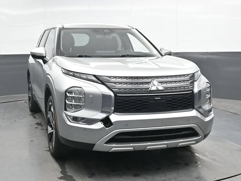 Used 2024 Mitsubishi Outlander SE AWD/4WD image 6
