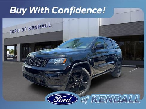 Used 2018 Jeep Grand Cherokee Laredo AWD/4WD image 1