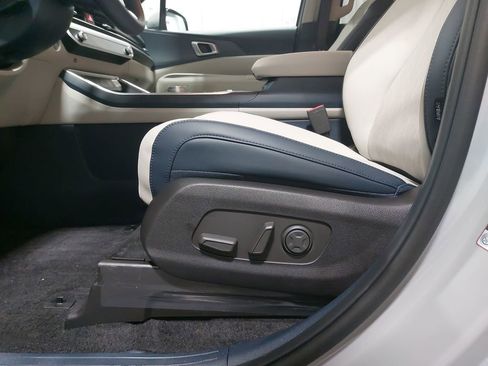 New 2026 Kia Carnival EX image 32