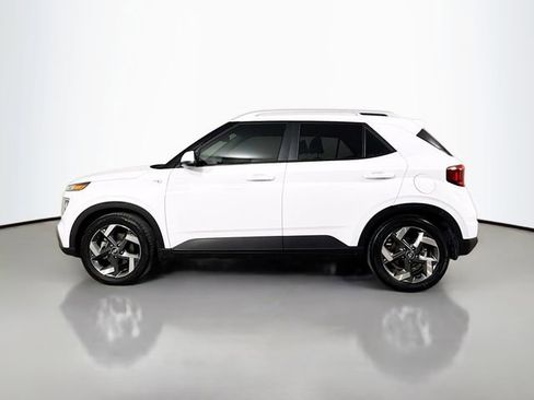 Used 2022 Hyundai Venue SEL FWD image 8