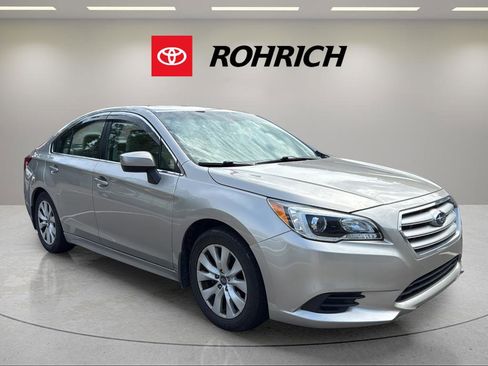 Used 2016 Subaru Legacy 2.5i Premium w/ Moonroof Package AWD/4WD image 4