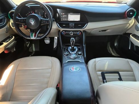 Used 2023 Alfa Romeo Giulia w/ Quick Order Package 22Z Lusso image 28