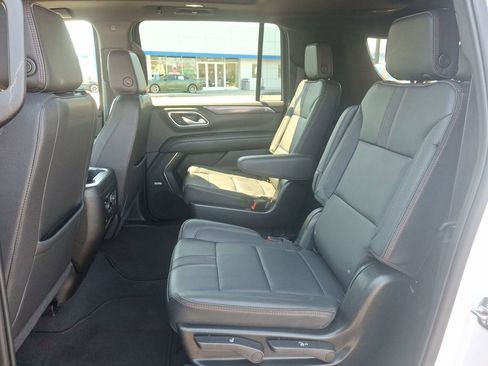 Certified 2022 Chevrolet Suburban RST w/ Luxury Package AWD/4WD image 20
