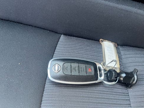 Used 2025 Nissan Sentra SV image 21