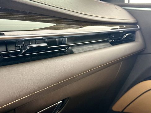 Used 2021 Cadillac Escalade ESV Premium Luxury image 22