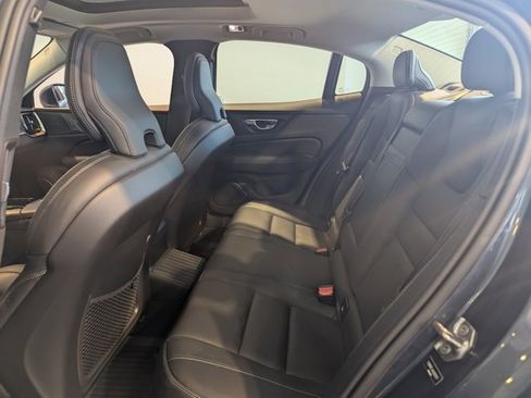 Used 2019 Volvo S60 T8 Inscription image 24