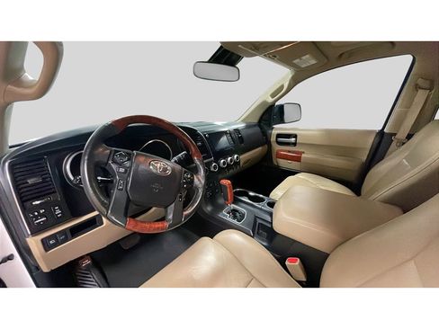 Used 2021 Toyota Sequoia Platinum AWD/4WD image 11