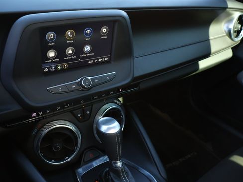 Used 2019 Chevrolet Camaro LT image 15