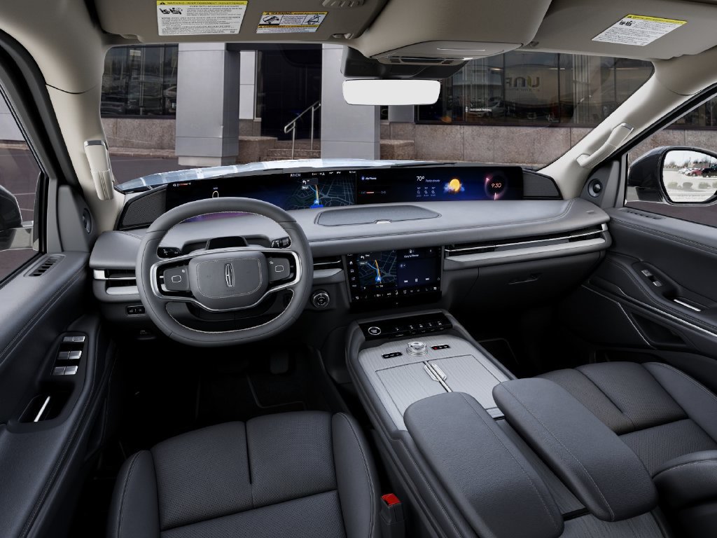 New 2027 Lincoln Navigator Premiere AWD/4WD image 9