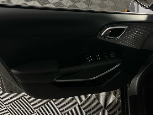 Used 2025 Kia Soul LX image 24