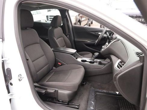 Used 2024 Chevrolet Malibu LT image 26