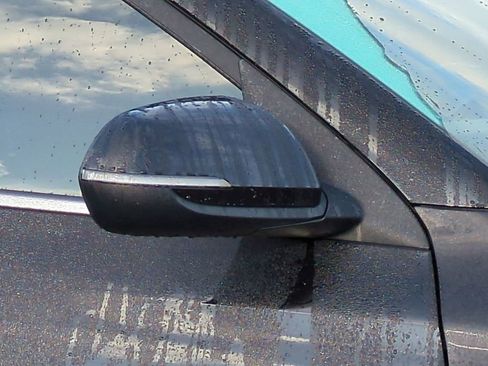 Used 2021 Kia Seltos S image 12