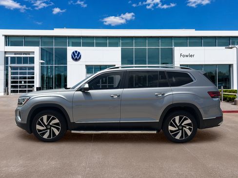 Used 2025 Volkswagen Atlas SEL AWD/4WD image 8