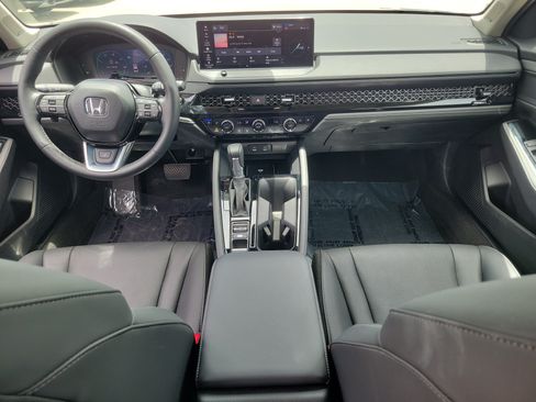 Used 2025 Honda Accord Touring image 16